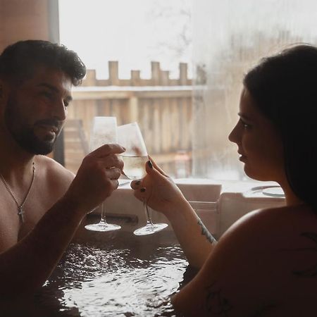 Вилла La Cabane Ofuro Celles  Экстерьер фото