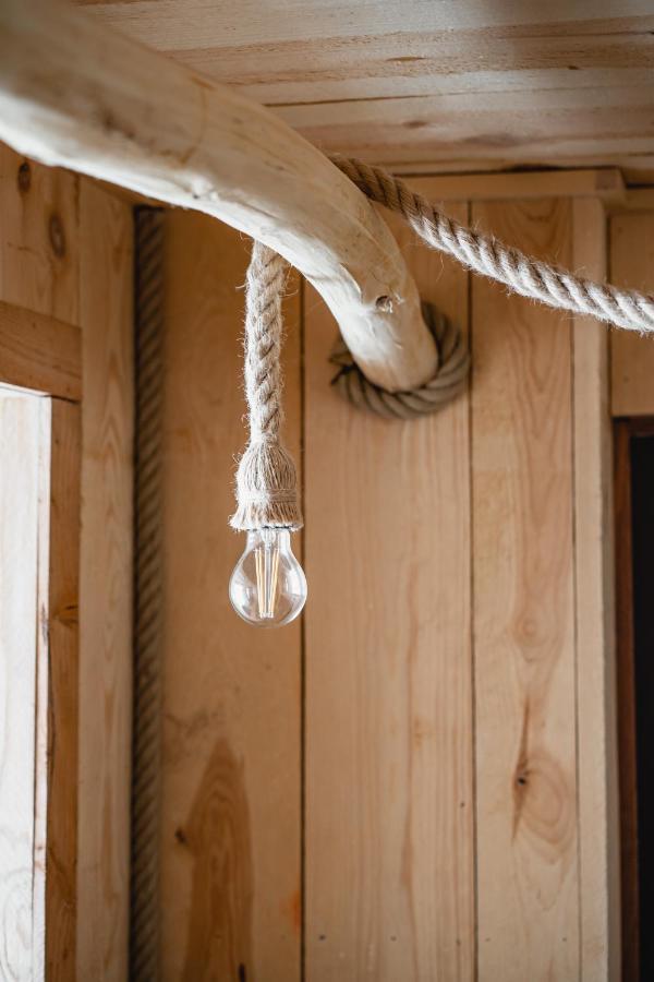 Вилла La Cabane Ofuro Celles  Экстерьер фото